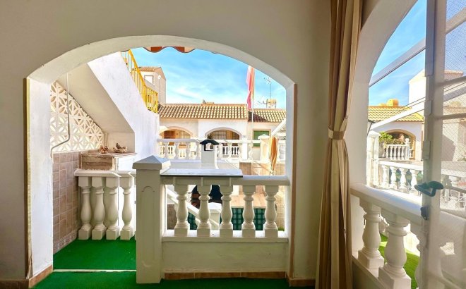 Resale - Bungalow -
Torrevieja - Torretas