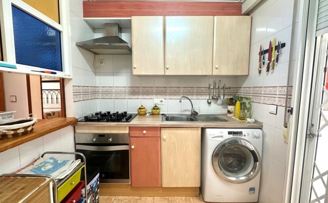 Resale - Bungalow -
Torrevieja - Torretas