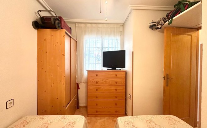 Resale - Bungalow -
Torrevieja - Torretas