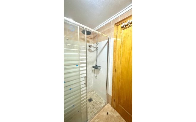 Resale - Bungalow -
Torrevieja - Torretas