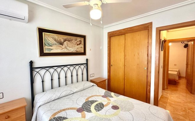 Resale - Bungalow -
Torrevieja - Torretas