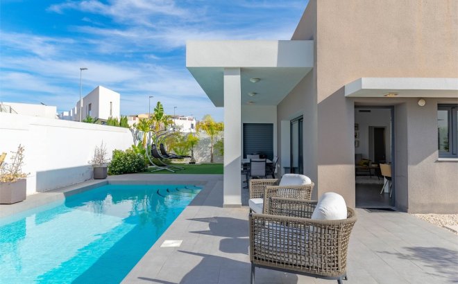 Resale - Villa -
Benijofar - Costa Blanca