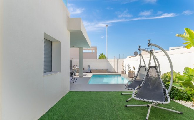 Resale - Villa -
Benijofar - Costa Blanca