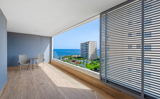 Resale - Apartment -
Punta Prima - Costa Blanca