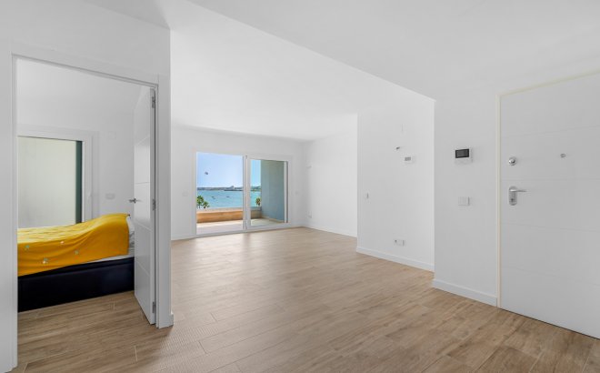 Resale - Apartment -
Punta Prima - Costa Blanca