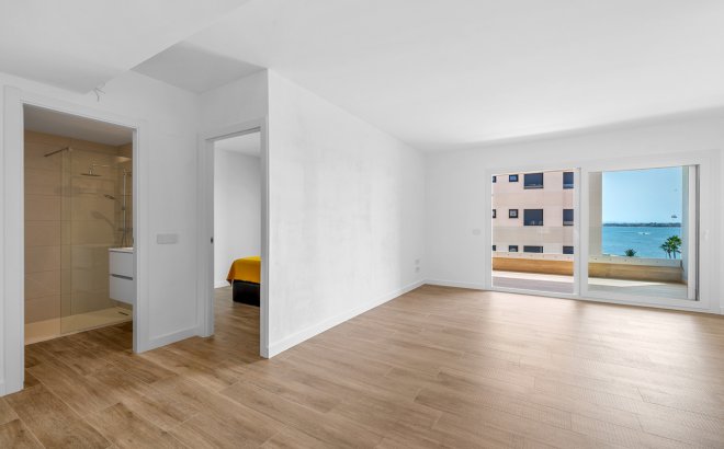 Resale - Apartment -
Punta Prima - Costa Blanca