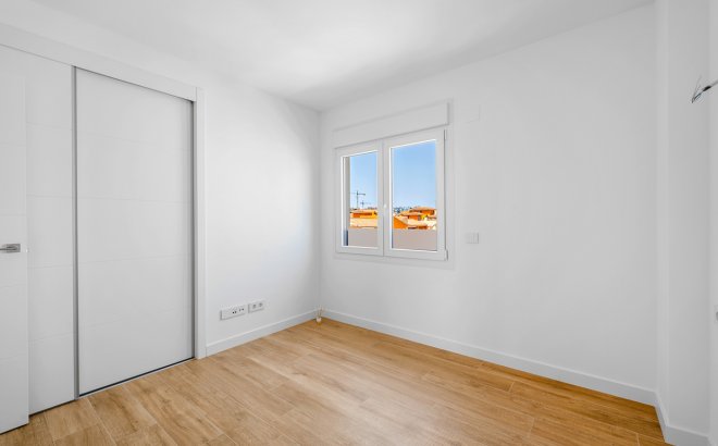 Resale - Apartment -
Punta Prima - Costa Blanca