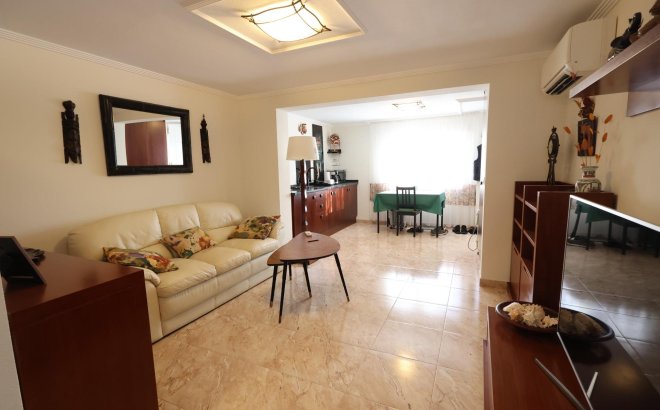 Resale - Villa -
Torrevieja - Costa Blanca