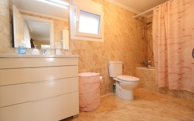 Resale - Villa -
Torrevieja - Costa Blanca