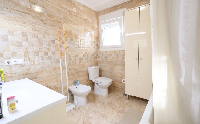 Resale - Villa -
Torrevieja - Costa Blanca