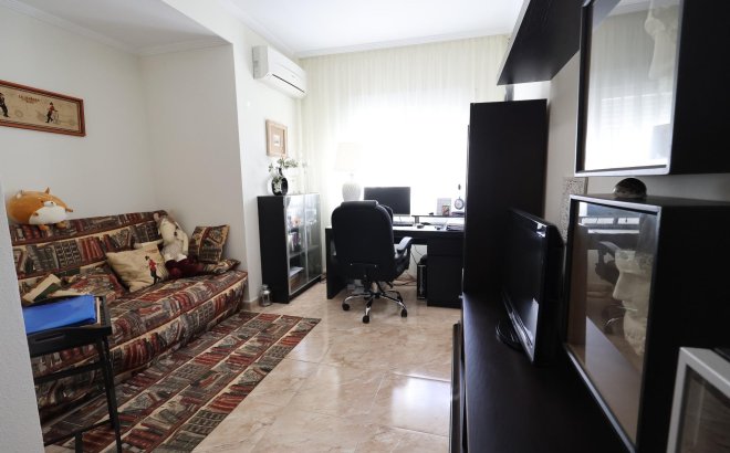 Resale - Villa -
Torrevieja - Costa Blanca