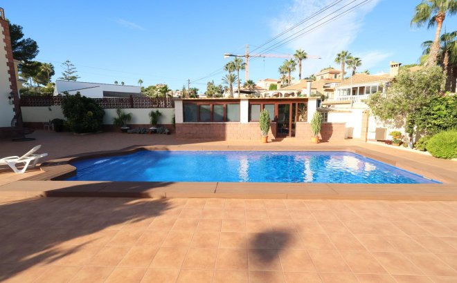 Resale - Villa -
Torrevieja - Costa Blanca