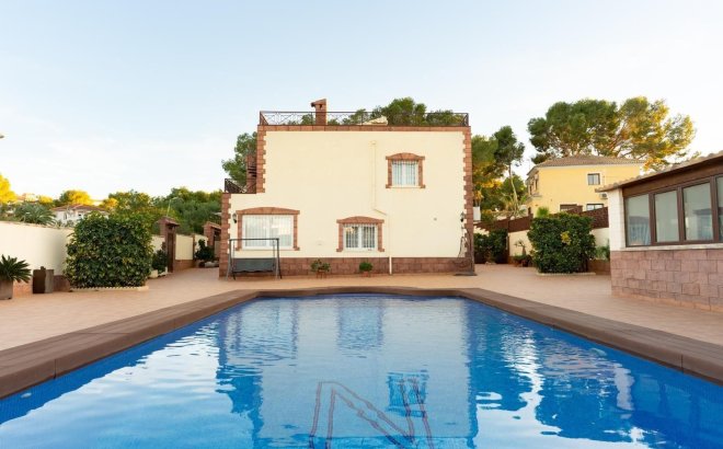 Resale - Villa -
Torrevieja - Los Balcones - Los Altos del Edén