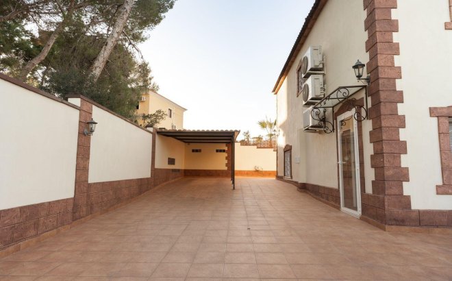 Resale - Villa -
Torrevieja - Los Balcones - Los Altos del Edén