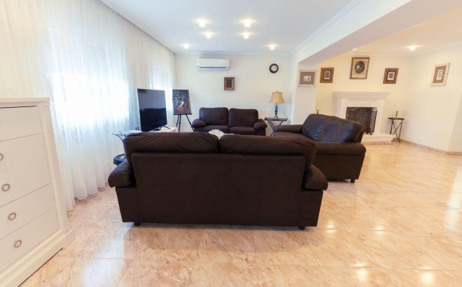 Resale - Villa -
Torrevieja - Los Balcones - Los Altos del Edén