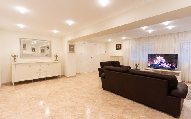 Resale - Villa -
Torrevieja - Los Balcones - Los Altos del Edén