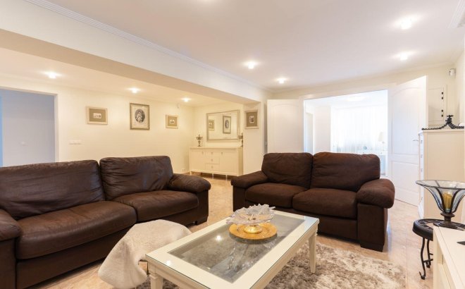 Resale - Villa -
Torrevieja - Los Balcones - Los Altos del Edén