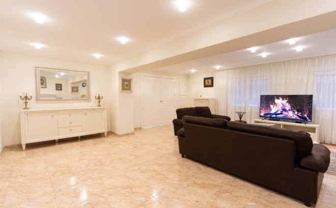 Resale - Villa -
Torrevieja - Los Balcones - Los Altos del Edén