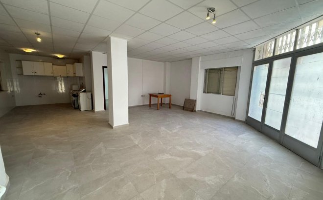 Resale - Apartment -
Torrevieja - Playa de los Locos