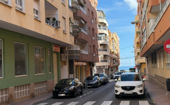 Resale - Apartment -
Torrevieja - Playa de los Locos