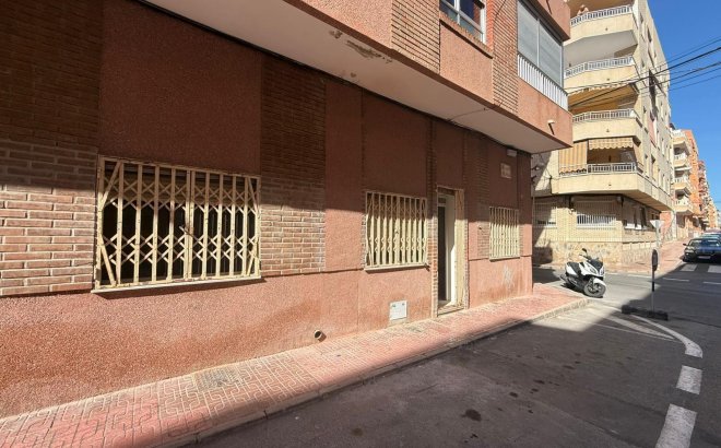 Resale - Apartment -
Torrevieja - Playa de los Locos