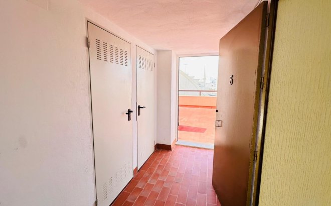 Herverkoop - Appartement -
Torrevieja - Centro