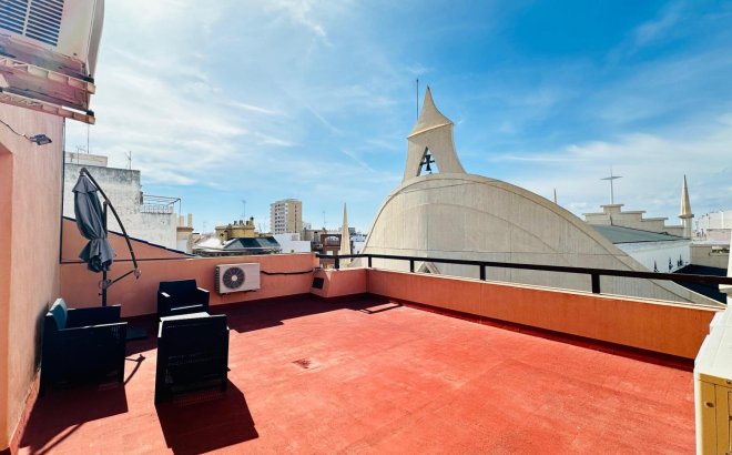 Herverkoop - Appartement -
Torrevieja - Centro