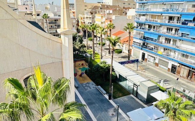 Herverkoop - Appartement -
Torrevieja - Centro