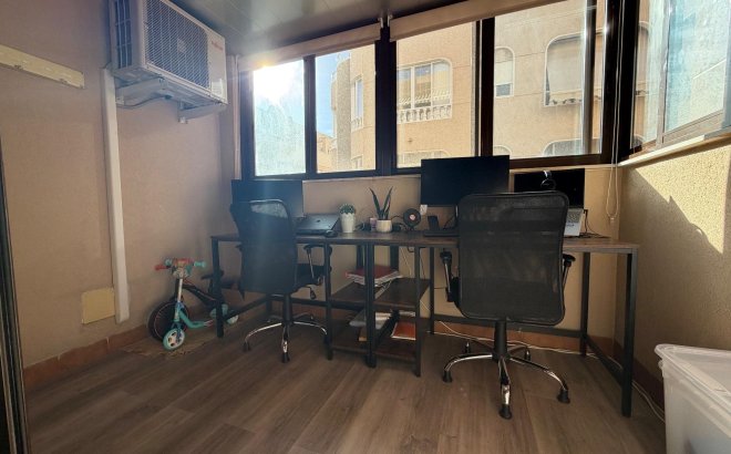 Resale - Apartment -
Torrevieja - Centro