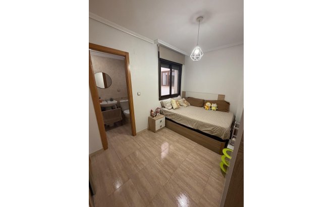 Resale - Apartment -
Torrevieja - Centro
