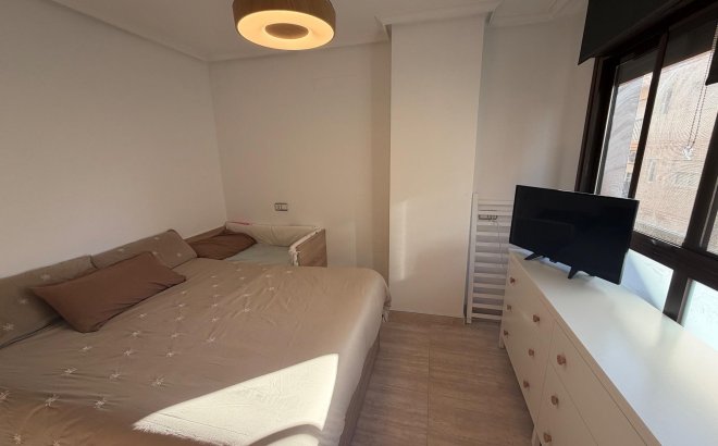 Resale - Apartment -
Torrevieja - Centro