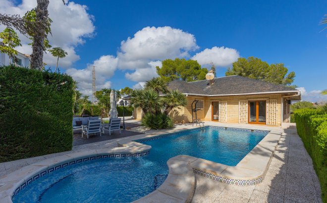 Resale - Villa -
Orihuela Costa - Costa Blanca