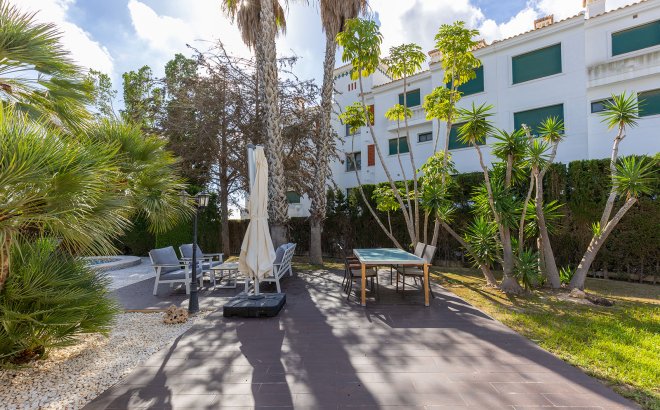 Resale - Villa -
Orihuela Costa - Costa Blanca