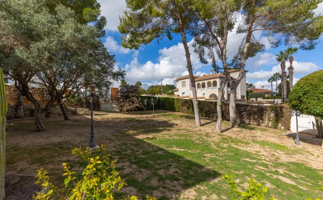 Resale - Villa -
Orihuela Costa - Costa Blanca