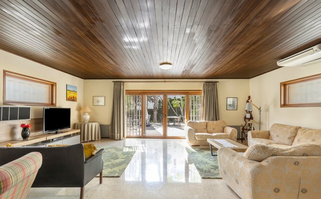 Resale - Villa -
Orihuela Costa - Costa Blanca