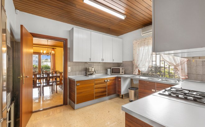 Resale - Villa -
Orihuela Costa - Costa Blanca