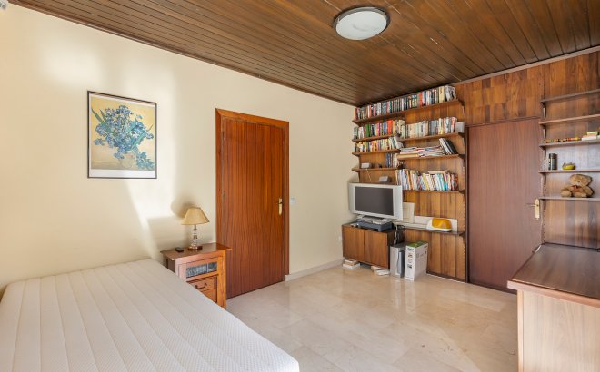 Resale - Villa -
Orihuela Costa - Costa Blanca