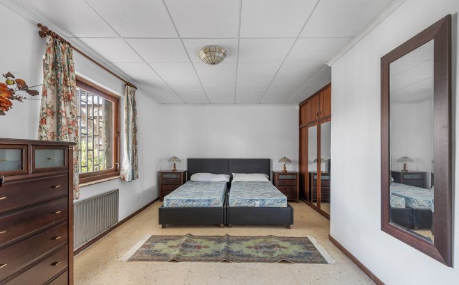 Resale - Villa -
Orihuela Costa - Costa Blanca