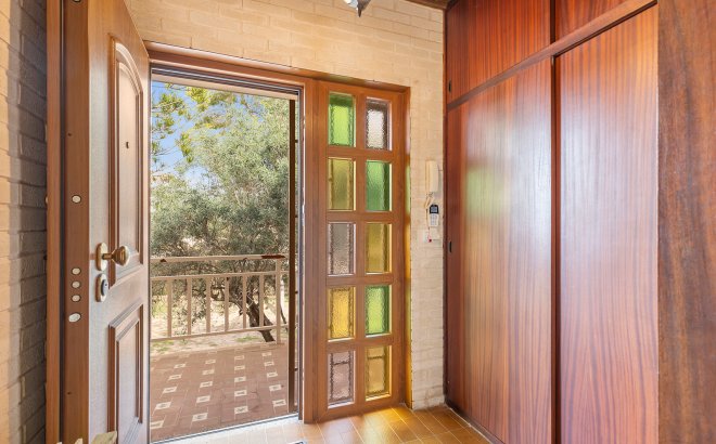 Resale - Villa -
Orihuela Costa - Costa Blanca