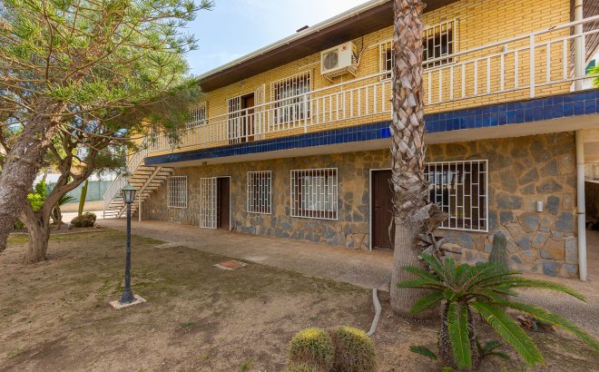 Resale - Villa -
Orihuela Costa - Costa Blanca