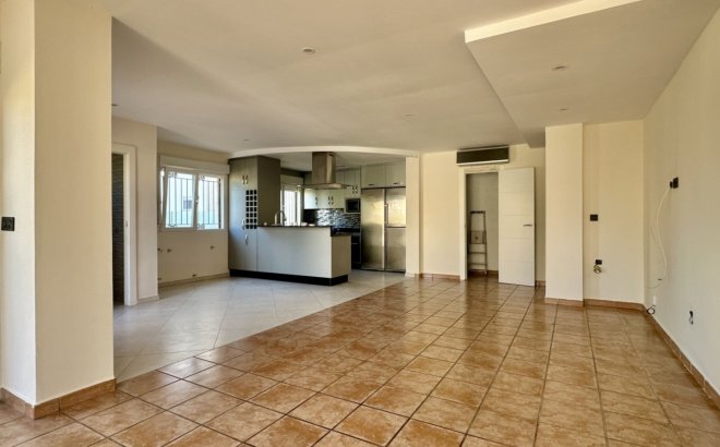 Resale - Villa -
Orihuela Costa - Costa Blanca