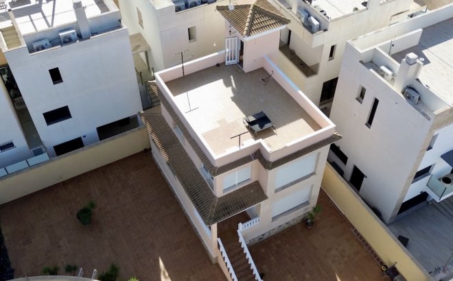 Resale - Villa -
Orihuela Costa - Costa Blanca