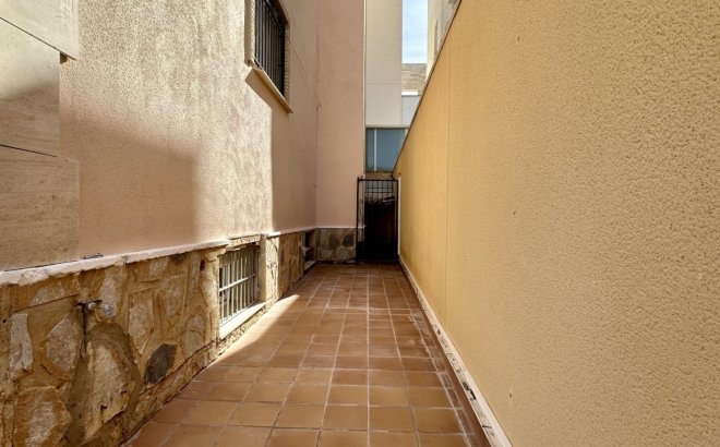 Resale - Villa -
Orihuela Costa - Costa Blanca