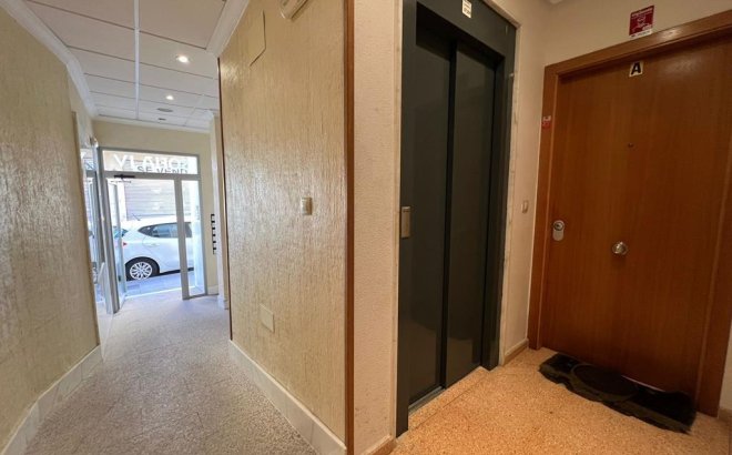 Resale - Apartment -
Torrevieja - CENTRO CASCO URBANO