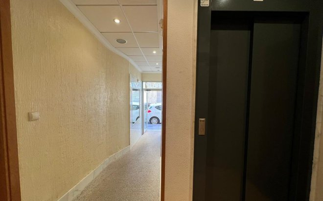 Resale - Apartment -
Torrevieja - CENTRO CASCO URBANO