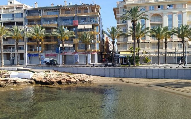 Resale - Apartment -
Torrevieja - CENTRO CASCO URBANO