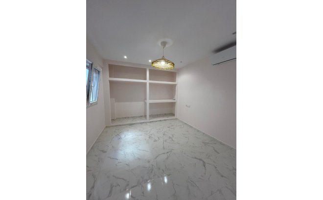 Herverkoop - Appartement -
Torrevieja