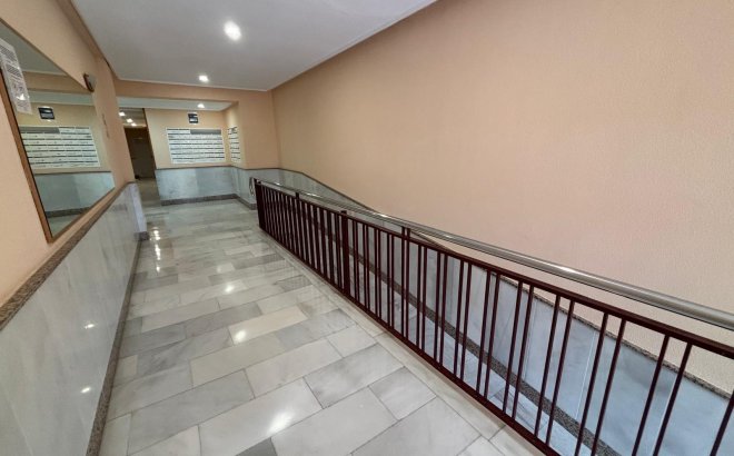 Resale - Apartment -
Torrevieja - Playa del Cura