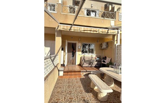 Resale - Dúplex -
Torrevieja - Torreblanca