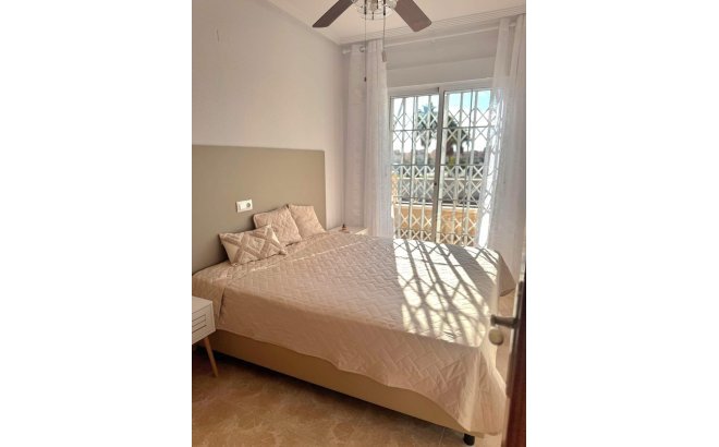 Resale - Dúplex -
Torrevieja - Torreblanca